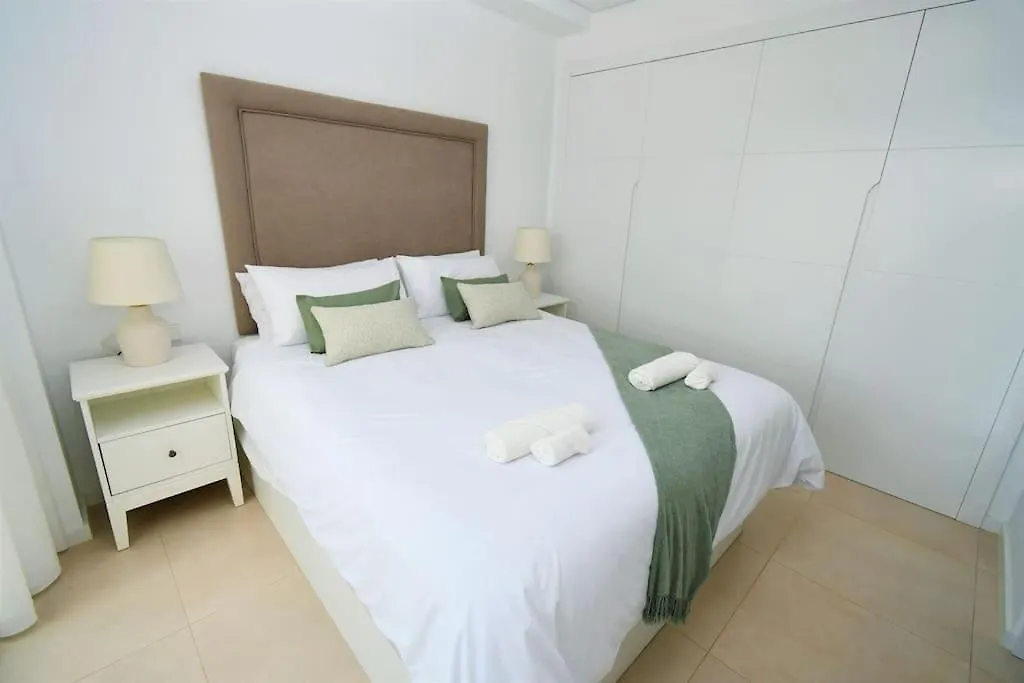 Casa Kerr - Luxury Apt - Sleeps 9 - Los Boliches Apartment Malaga