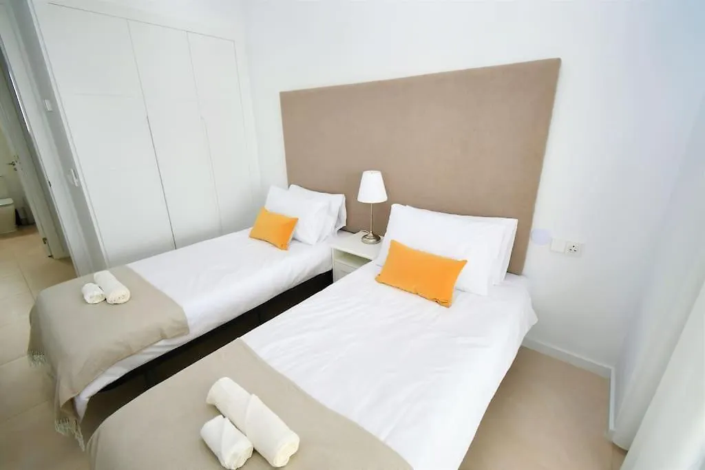 Casa Kerr - Luxury Apt - Sleeps 9 - Los Boliches Apartment Malaga