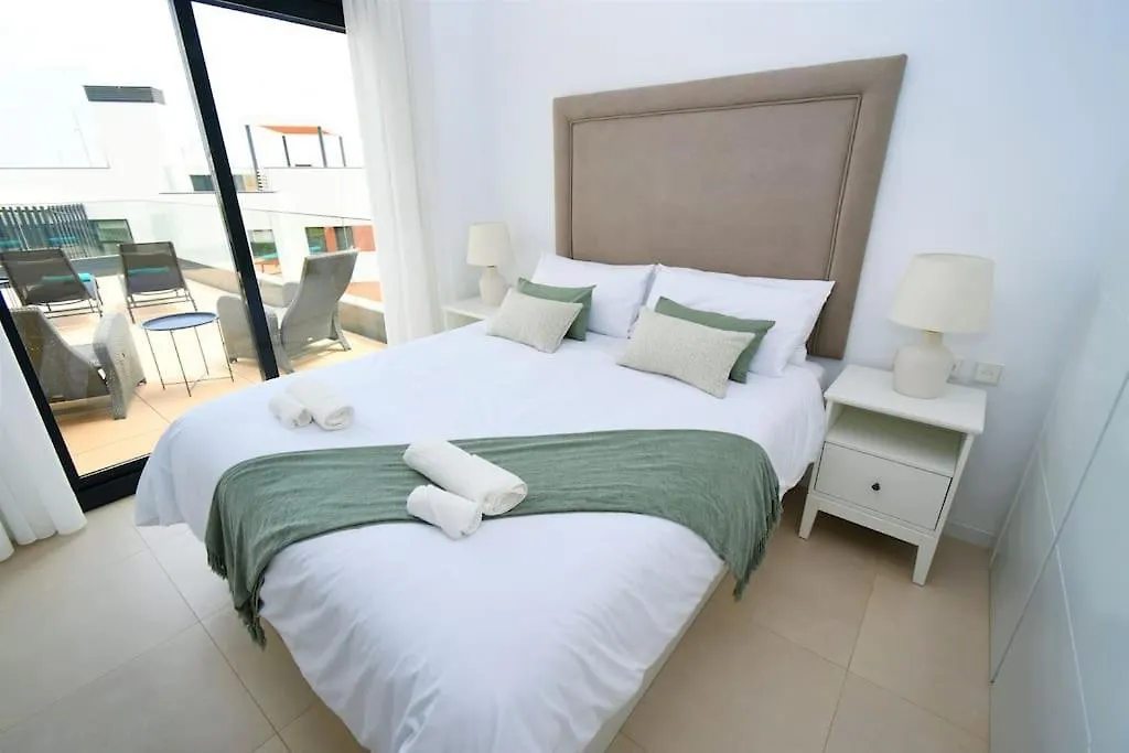 Casa Kerr - Luxury Apt - Sleeps 9 - Los Boliches Apartment Malaga