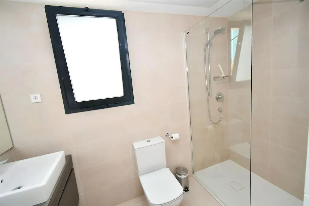 Casa Kerr - Luxury Apt - Sleeps 9 - Los Boliches Apartment Malaga