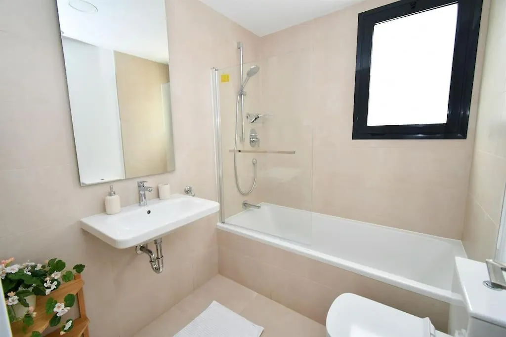 Casa Kerr - Luxury Apt - Sleeps 9 - Los Boliches Διαμέρισμα Μάλαγα